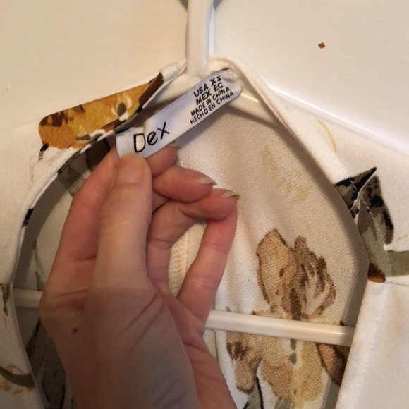 Dex floral top - Picture 2 of 2